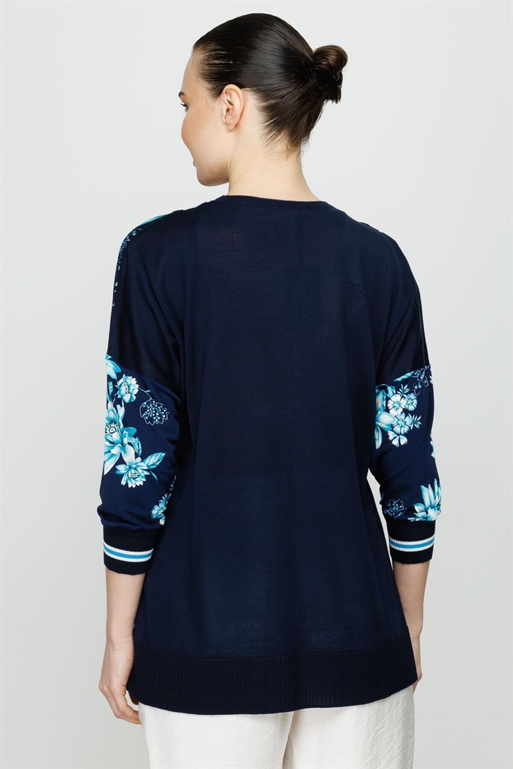 Mutlu Ertan Kadın Önü Desenli Arkası Triko Kombinli Truvakar Kol Bluz Lacivert-Mavi 20018