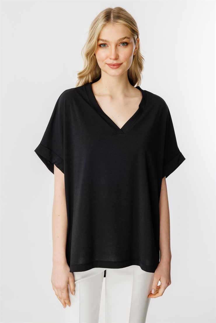 Mutlu Ertan Kadın Oversize V Yaka Kısa Kol Bluz Siyah 30340