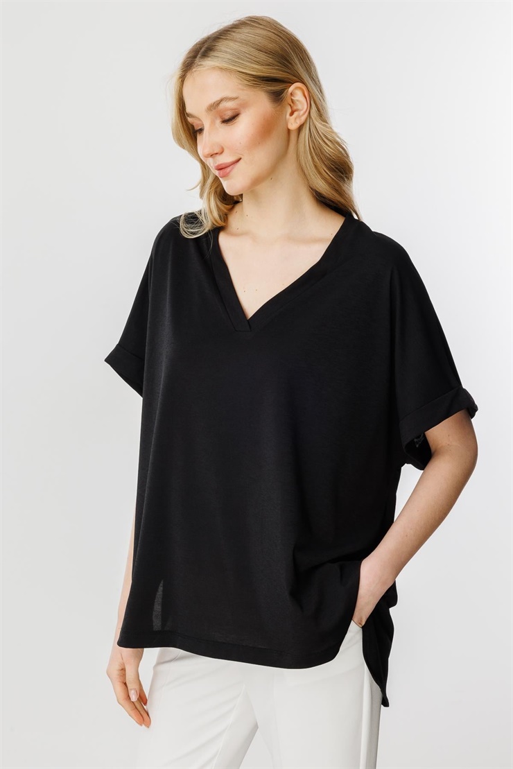 Mutlu Ertan Kadın Oversize V Yaka Kısa Kol Bluz Siyah 30340