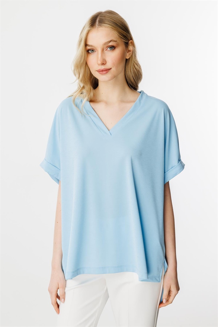 Mutlu Ertan Kadın Oversize V Yaka Kısa Kol Bluz Mavi 30340