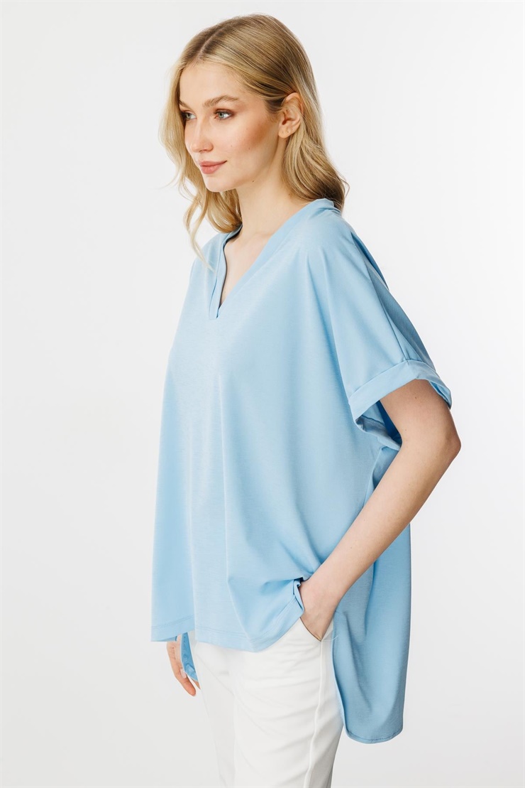 Mutlu Ertan Kadın Oversize V Yaka Kısa Kol Bluz Mavi 30340