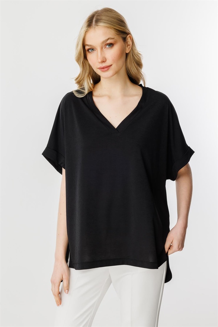 Mutlu Ertan Kadın Oversize V Yaka Kısa Kol Bluz Siyah 30340