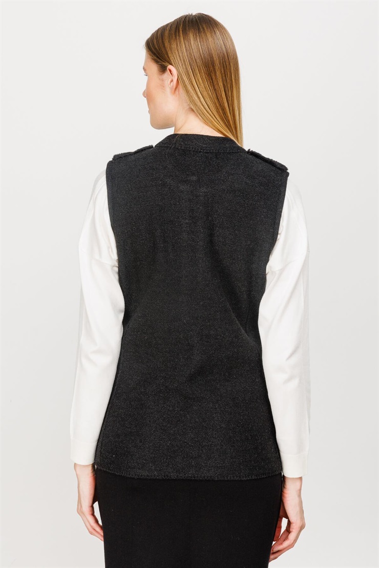 Mutlu Ertan Kadın Peluş Kombinli Triko Kısa Yelek Siyah 2948