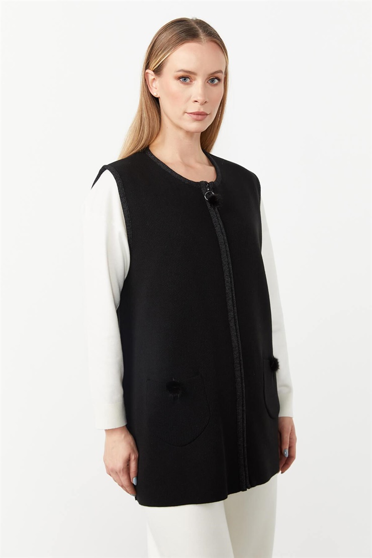 Mutlu Ertan Kadın Triko Yelek Ponponlu Siyah 2710