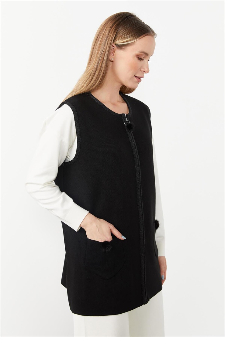 Mutlu Ertan Kadın Triko Yelek Ponponlu Siyah 2710