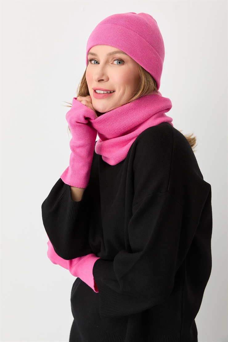 Mutlu Ertan Kadın Trio Set Triko Bere Boyunluk Eldiven Fuşya 20288