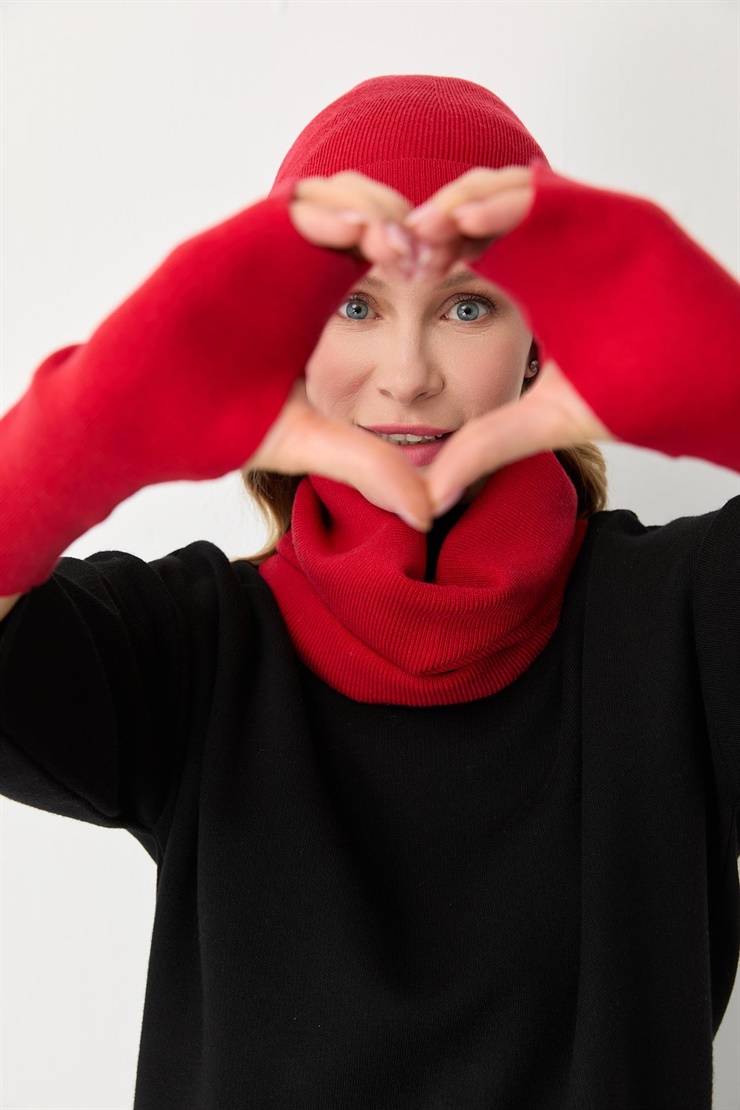 Mutlu Ertan Kadın Trio Set Triko Bere Boyunluk Eldiven Kırmızı 20288