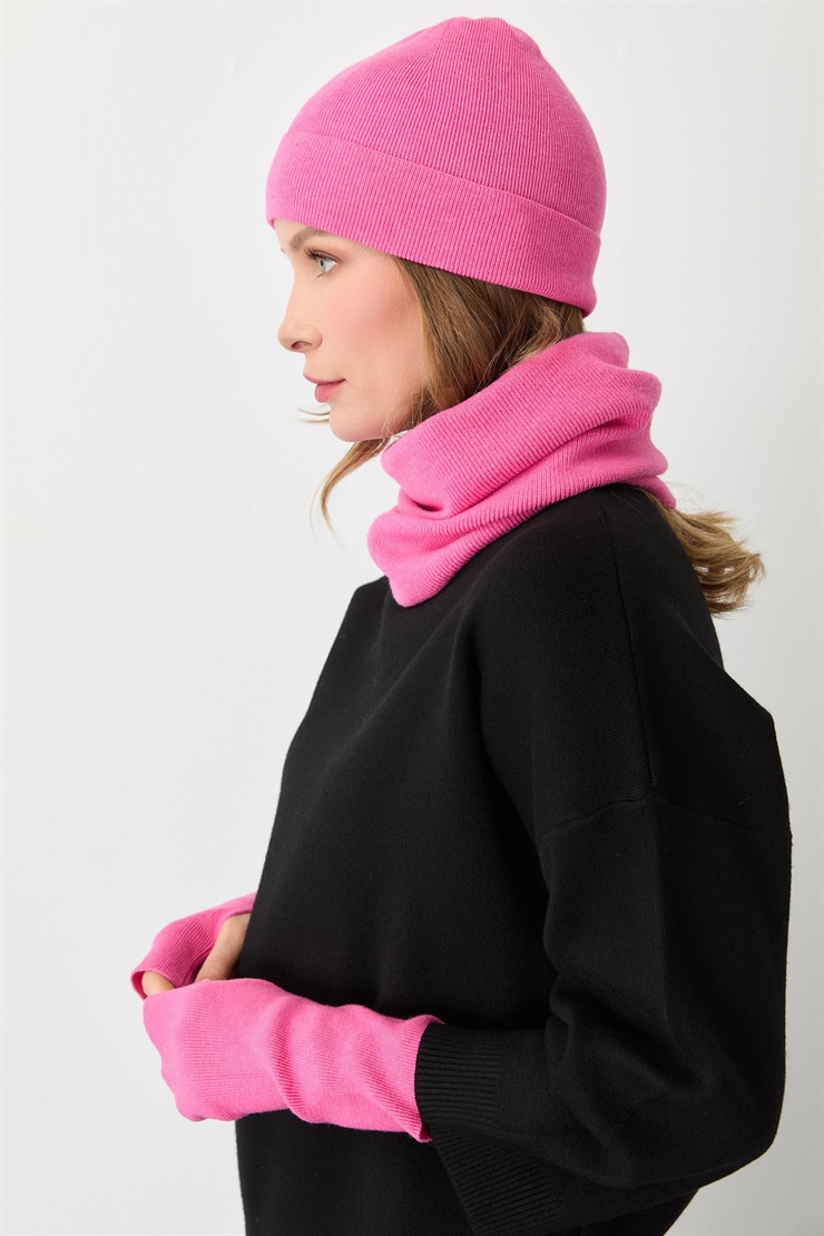 Mutlu Ertan Kadın Trio Set Triko Bere Boyunluk Eldiven Fuşya 20288