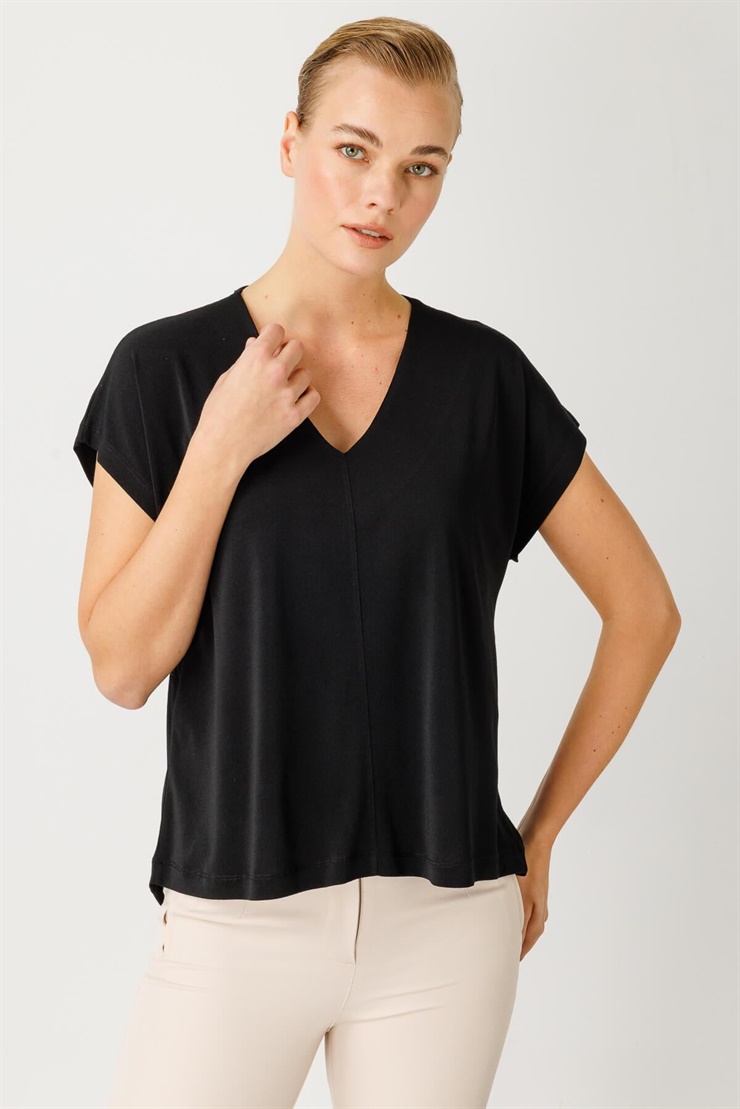 Mutlu Ertan Kadın V Yaka Basic Bluz Siyah 30175