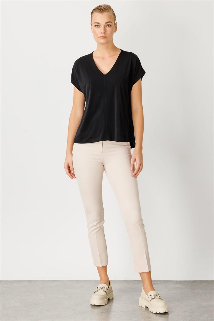 Mutlu Ertan Kadın V Yaka Basic Bluz Siyah 30175