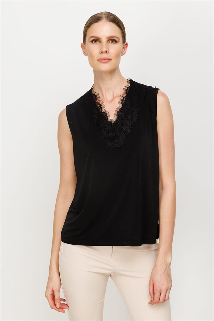 Mutlu Ertan Kadın V Yaka Dantelli Atlet Siyah 30174