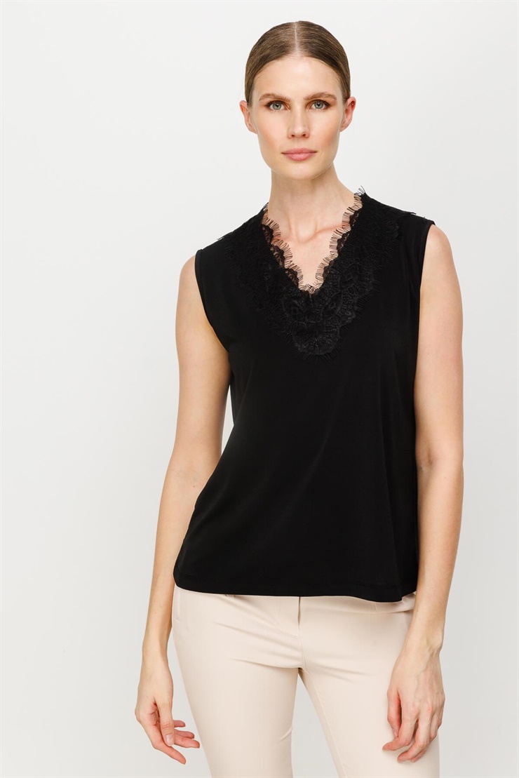 Mutlu Ertan Kadın V Yaka Dantelli Atlet Siyah 30174