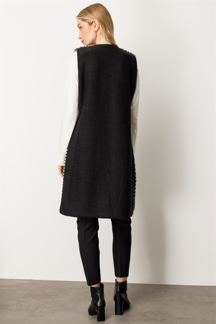 Mutlu Ertan Kadın Verev Desenli Peluş Yelek Siyah 20158