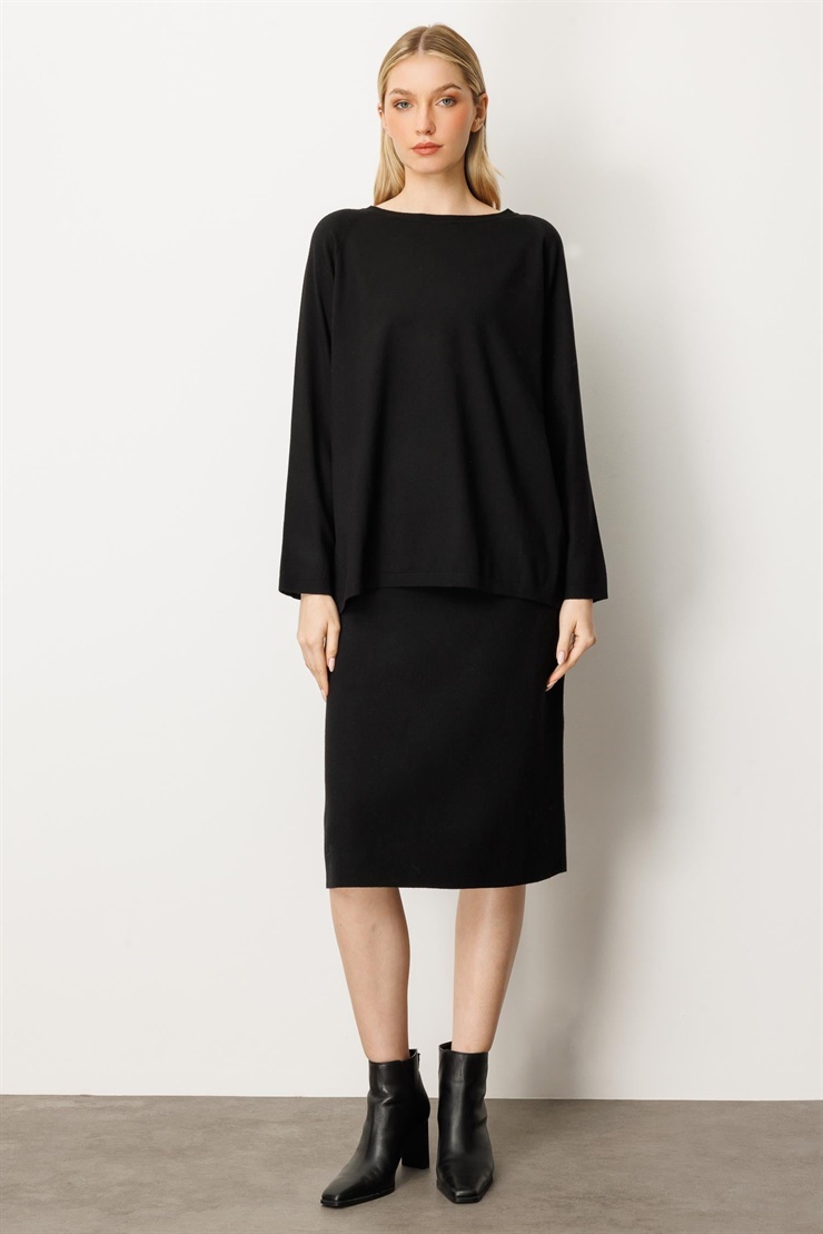 Mutlu Ertan Kadın Yanları Yırtmaçlı Sıfır Yaka Triko Bluz Siyah 20253