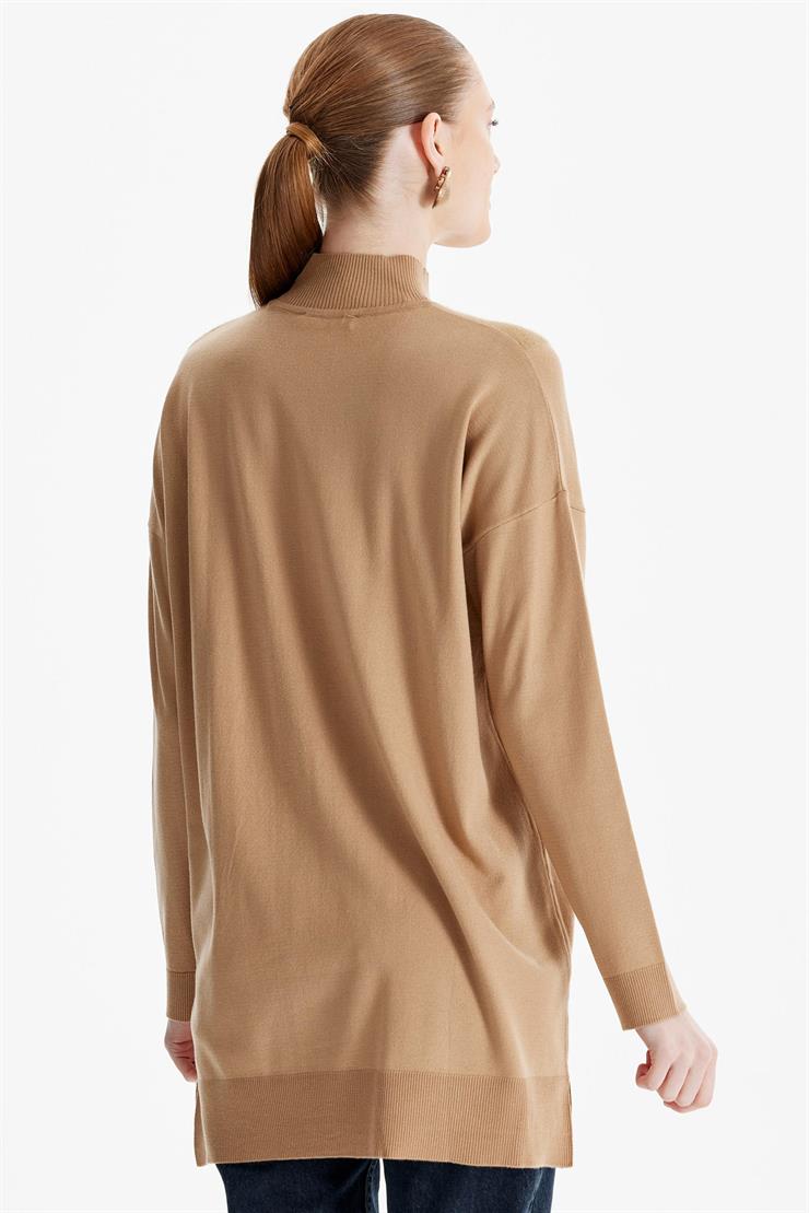 ÖNÜ V MİNK DETAYLI TRİKO TUNİK CAMEL