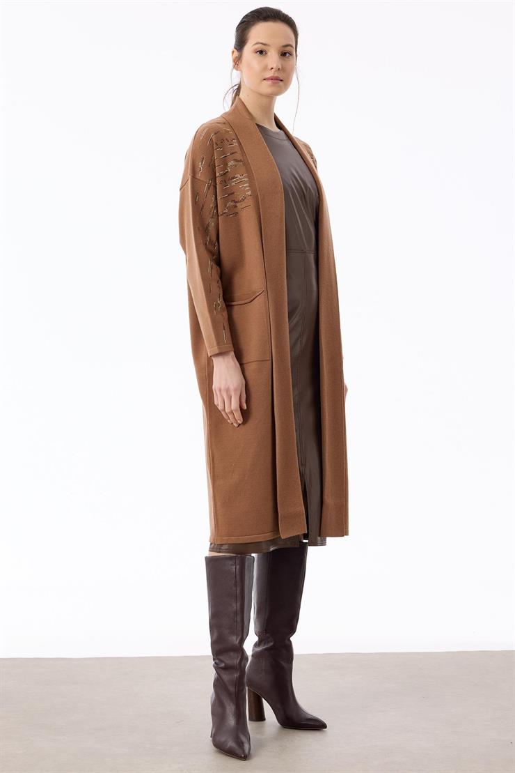 Omuzları Taşlı Şal Yakalı Triko Hırka CAMEL