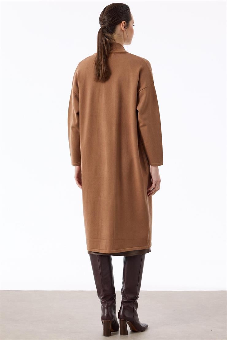 Omuzları Taşlı Şal Yakalı Triko Hırka CAMEL