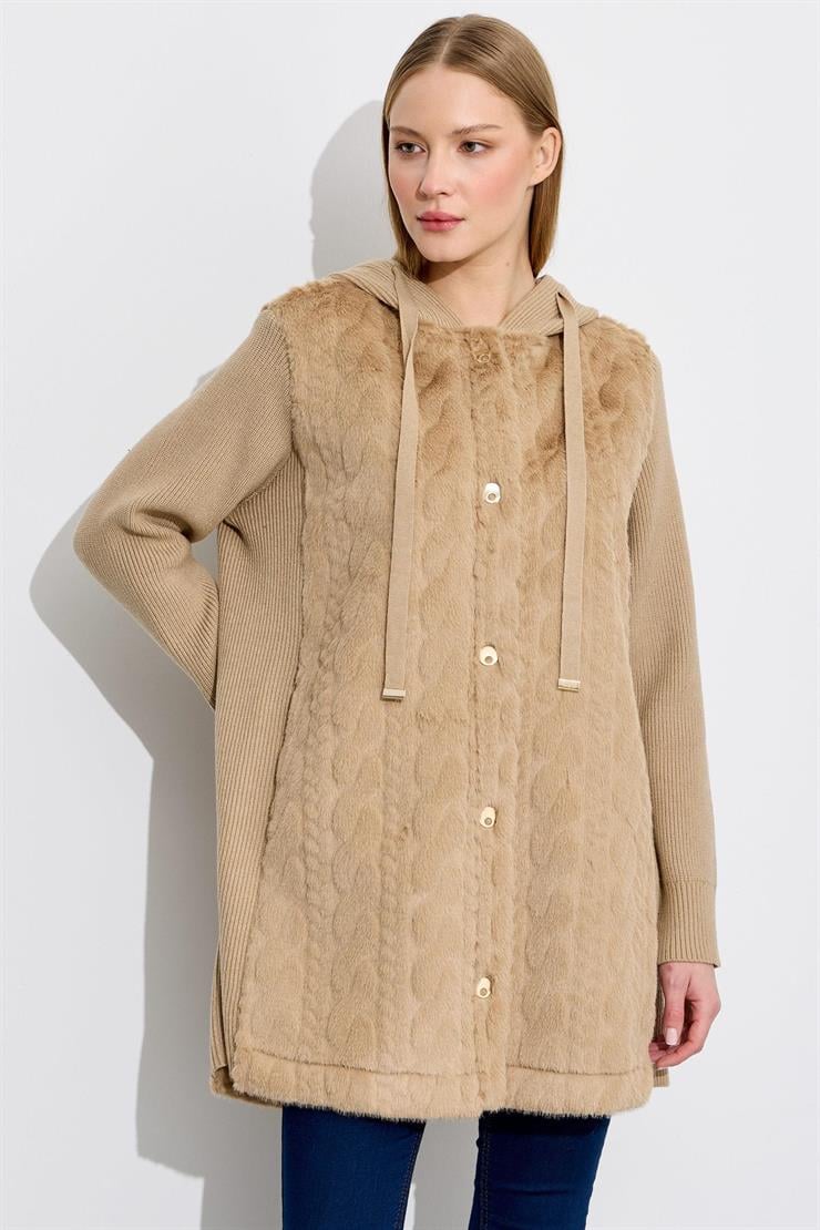 Önden Metal Çıtçıtlı Triko Kombinli Kapüşonlu Kürk Kaban CAMEL