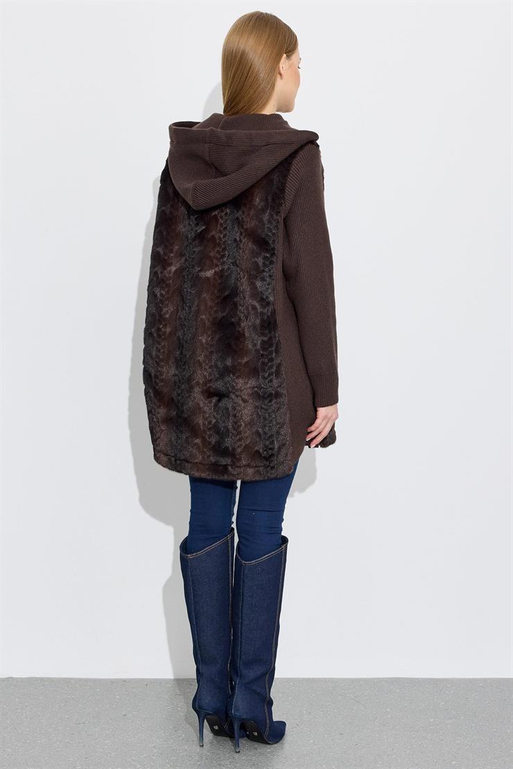 Önden Metal Çıtçıtlı Triko Kombinli Kapüşonlu Kürk Kaban KAHVE