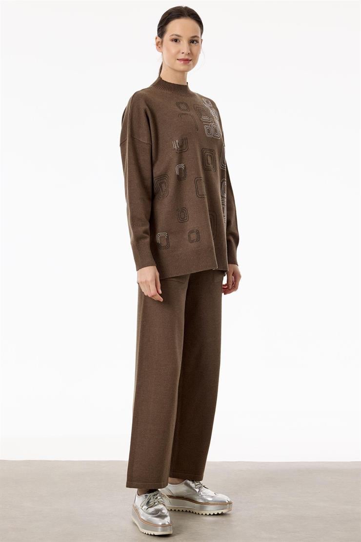 Önü Geometrik Payetli Pantolonlu Triko Takım KAHVE