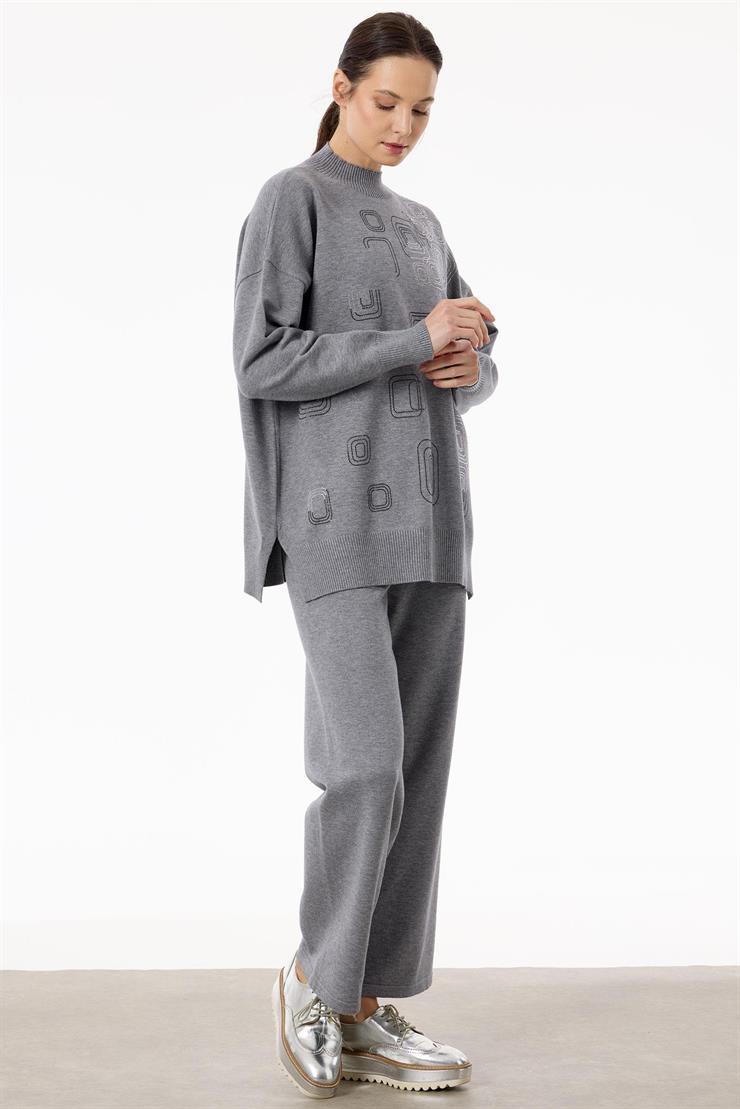 Önü Geometrik Payetli Pantolonlu Triko Takım GRİ