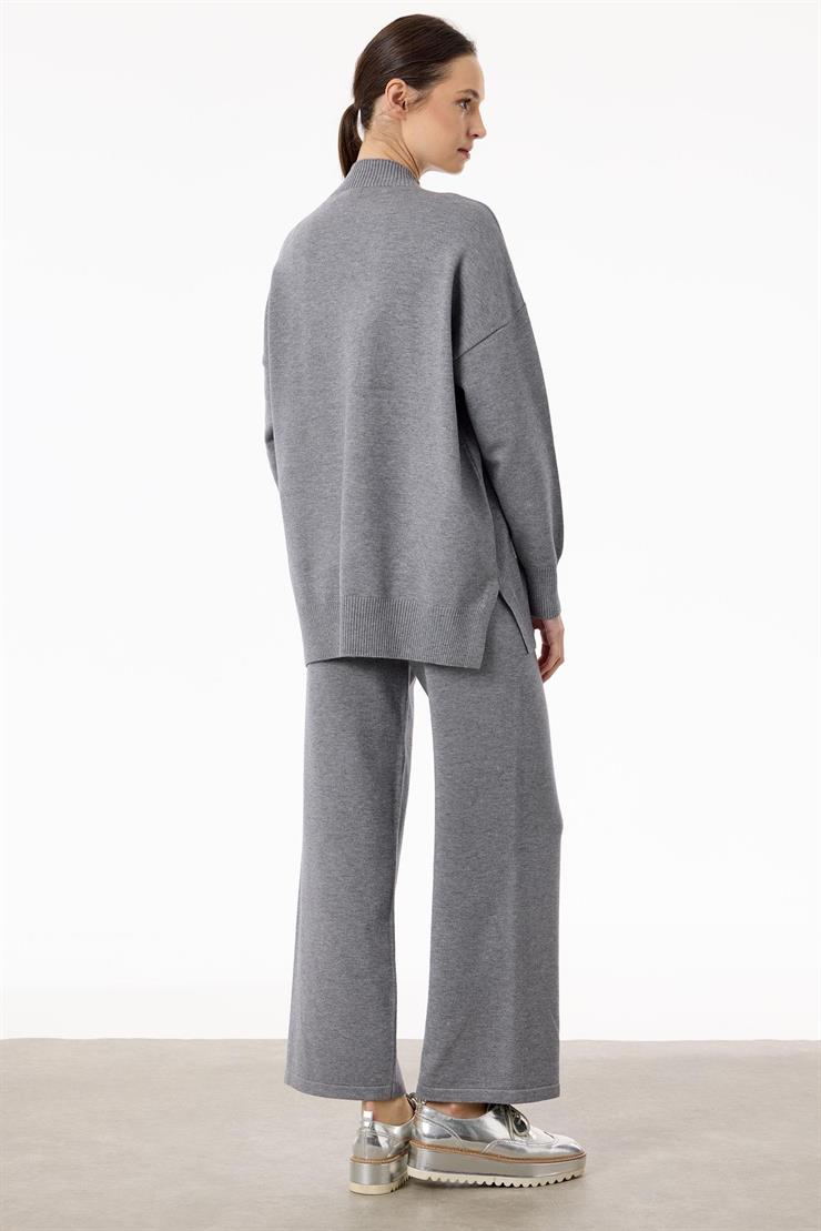 Önü Geometrik Payetli Pantolonlu Triko Takım GRİ