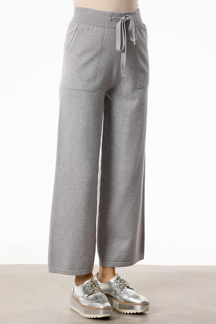 Önü Payet Detaylı Pantolonlu Triko Takım GRİ