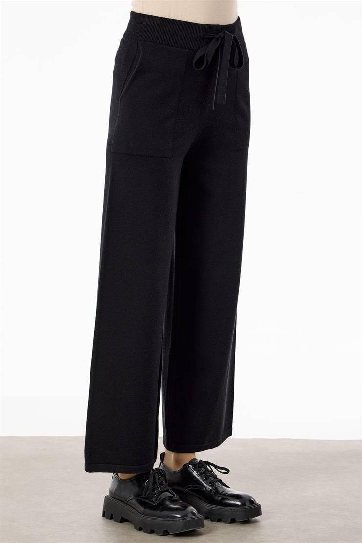 Önü Payet Detaylı Pantolonlu Triko Takım SİYAH