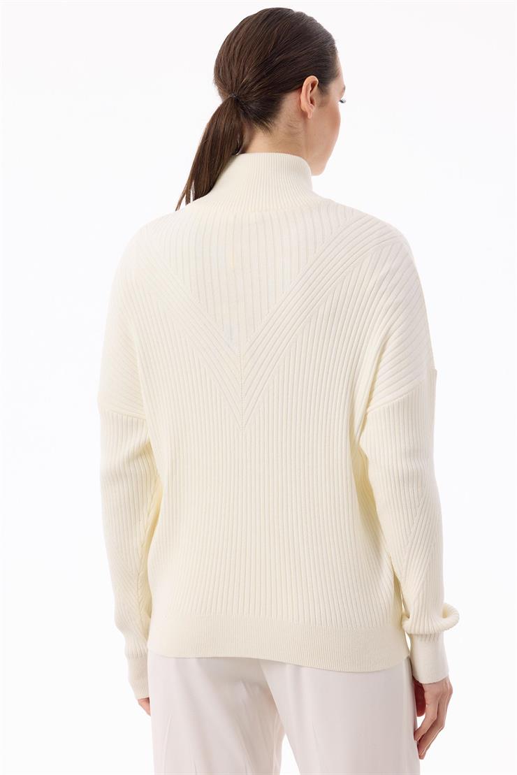 Örgü Detaylı Yüksek Yakalı Triko Bluz EKRU