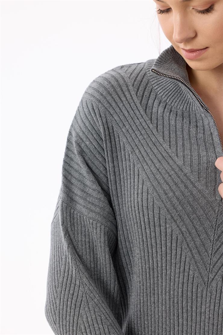 Örgü Detaylı Yüksek Yakalı Triko Bluz GRİ