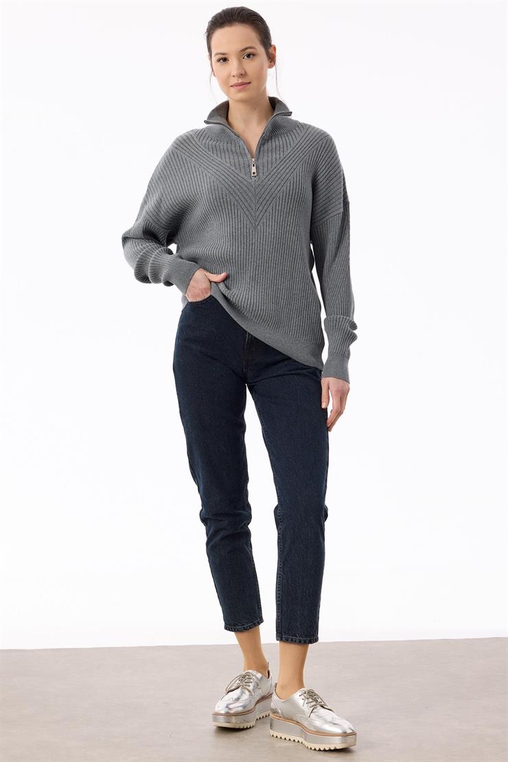 Örgü Detaylı Yüksek Yakalı Triko Bluz GRİ