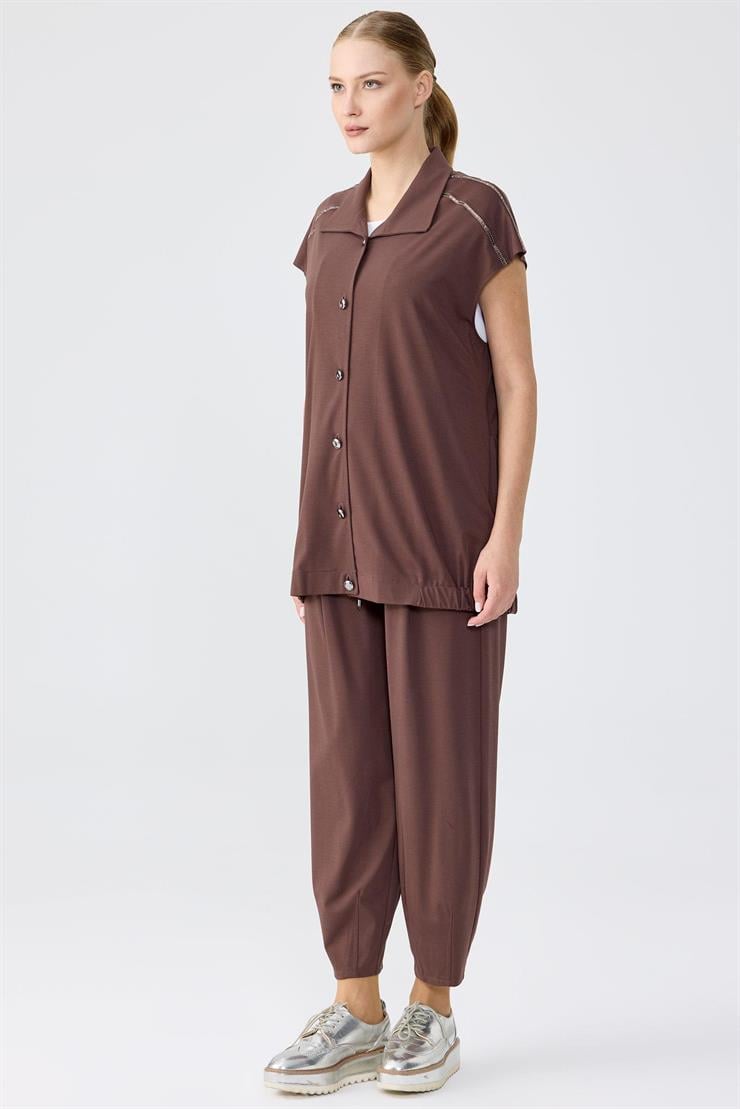 Pul şerit Detaylı Yelek Paça Pensli Pantolon Takım KAHVE