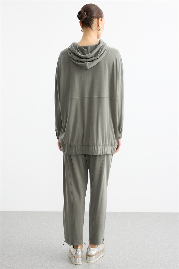 Rahat Kesim Kapüşonlu Metal Taşlı Üst Ve Pantolon Takım YEŞİL
