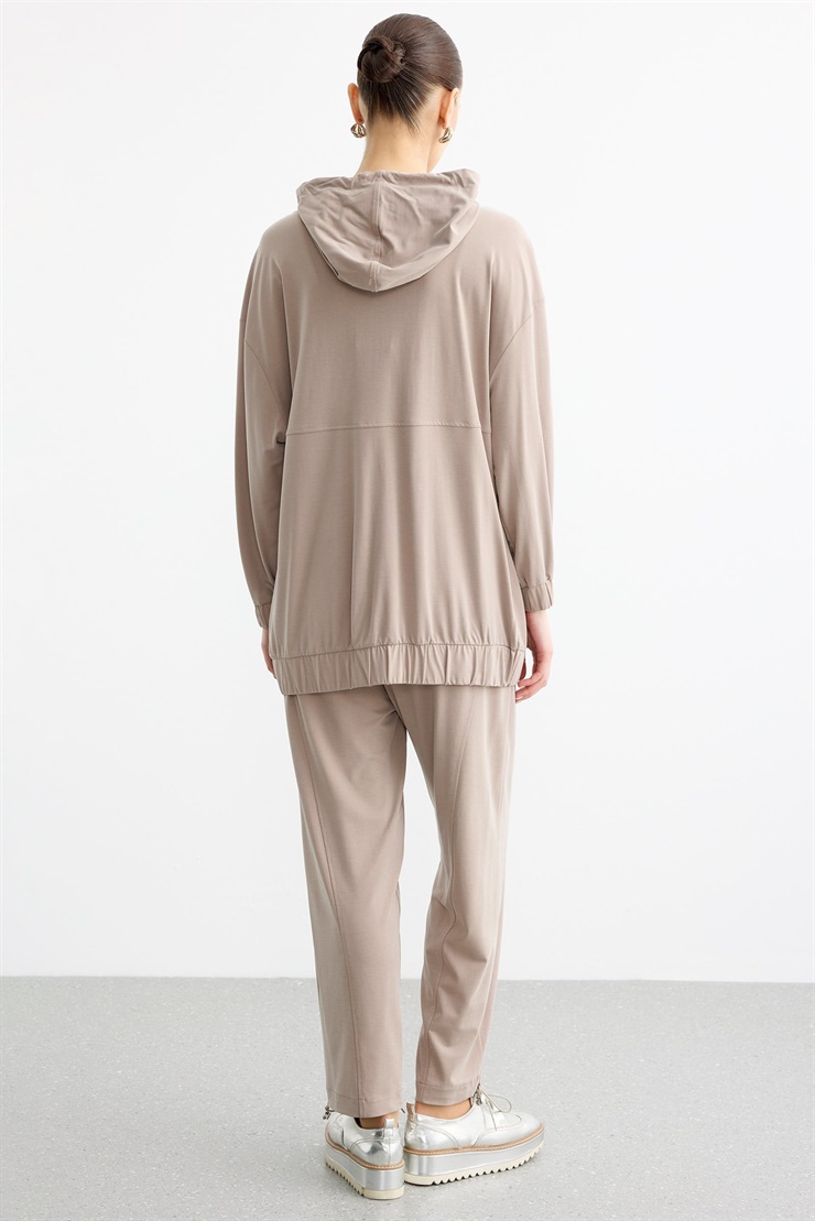 Rahat Kesim Kapüşonlu Metal Taşlı Üst Ve Pantolon Takım BEJ