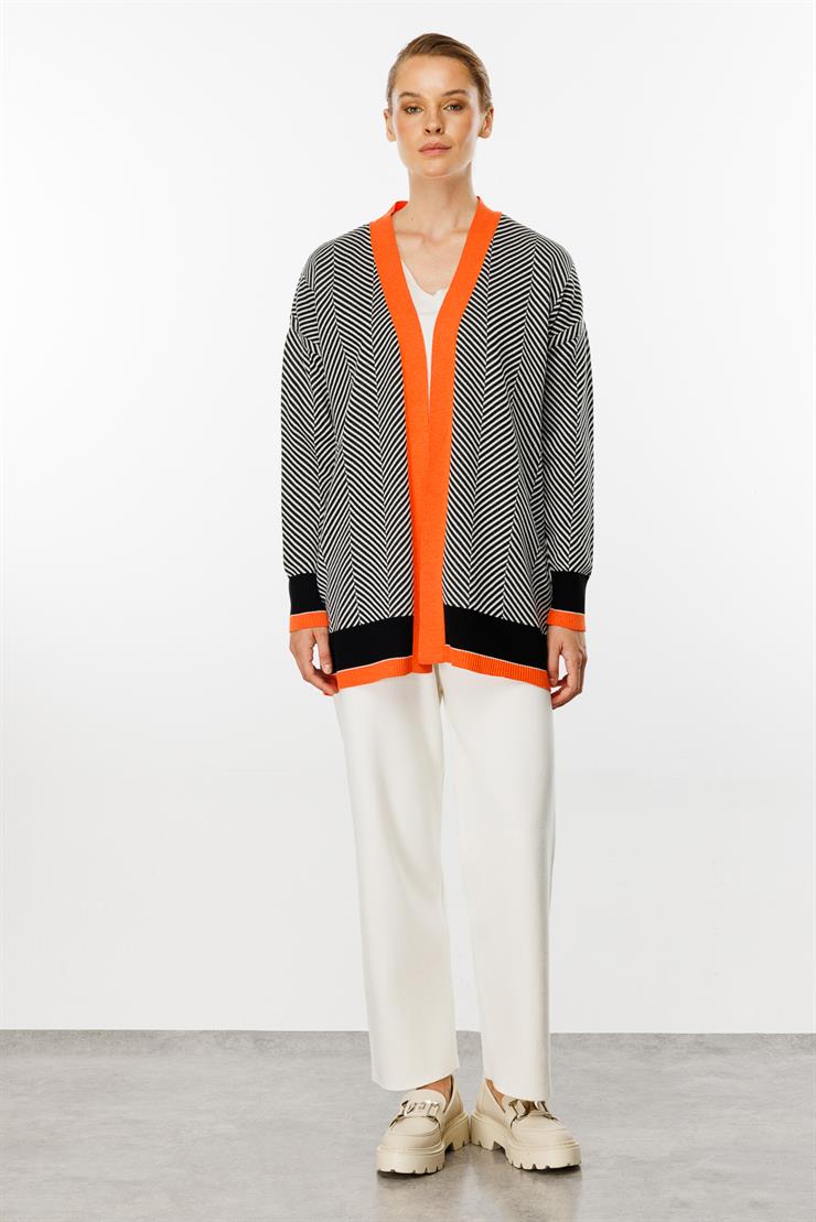 Renkli Bantlı Verev Desenli Hırka-Siyah-Ekru