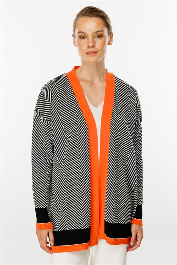 Renkli Bantlı Verev Desenli Hırka-Siyah-Ekru