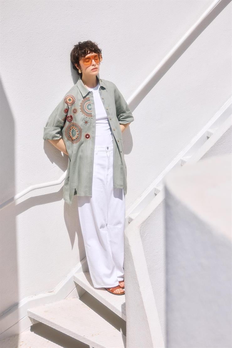 Robası İşlemeli Gömlek MİNT