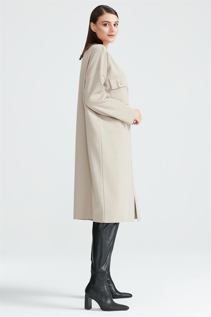 TAŞ DÜĞME DETAYLI TRİKO HIRKA BEJ