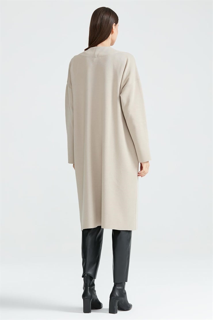 TAŞ DÜĞME DETAYLI TRİKO HIRKA BEJ