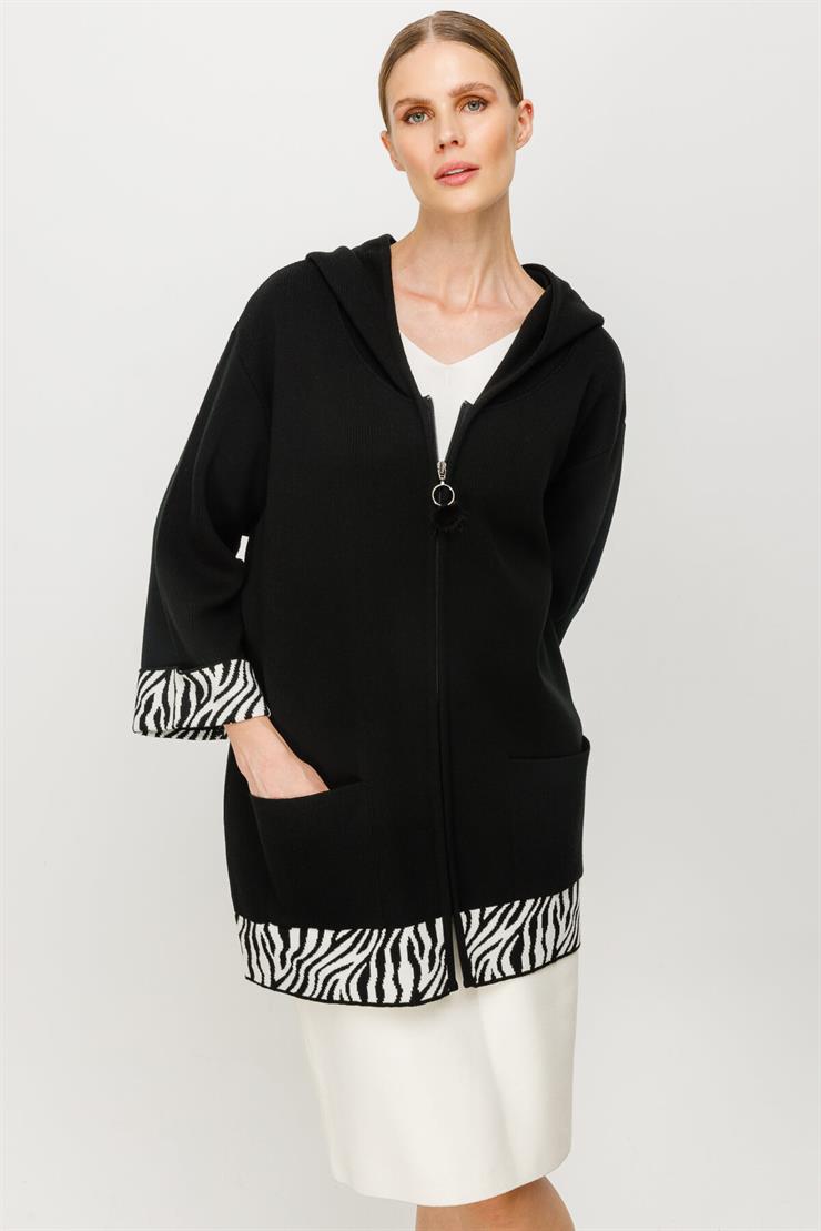 Tıger  Desen Detaylı Kapüşpnlu Triko Hırka-Siyah-Ekru