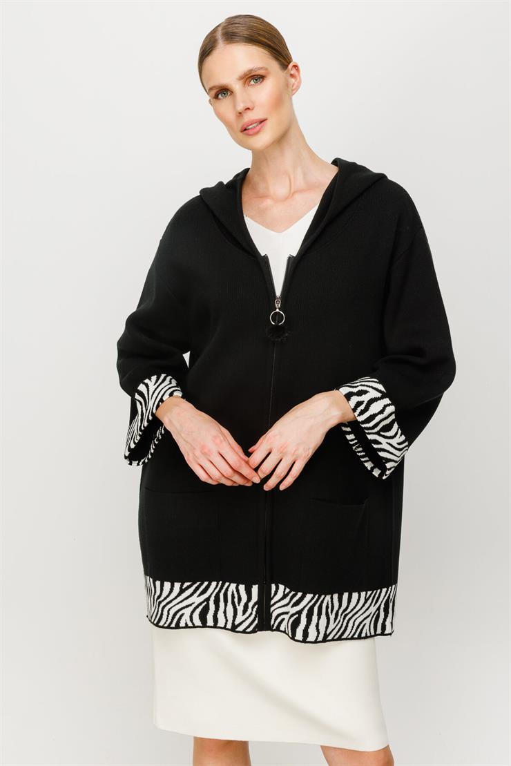 Tıger  Desen Detaylı Kapüşpnlu Triko Hırka-Siyah-Ekru