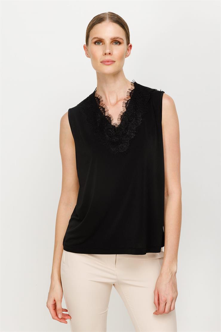 V Yaka Dantelli Atlet-SİYAH