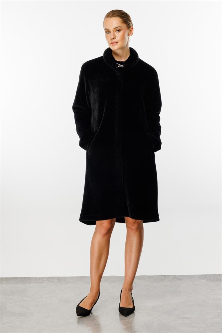 Yaka Detaylı Angored Kaban-SİYAH