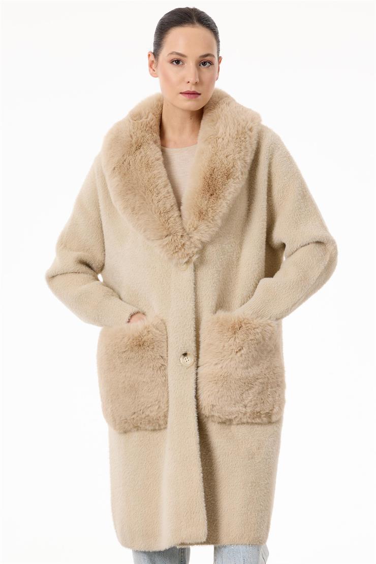 Yakası Ve Cepleri Kürklü Triko Kaban BEJ