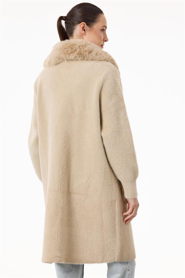 Yakası Ve Cepleri Kürklü Triko Kaban BEJ
