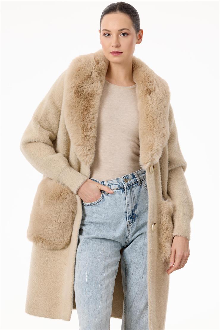 Yakası Ve Cepleri Kürklü Triko Kaban BEJ