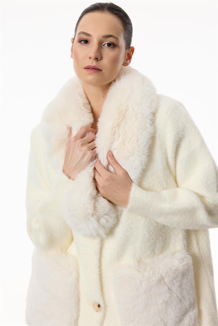 Yakası Ve Cepleri Kürklü Triko Kaban EKRU