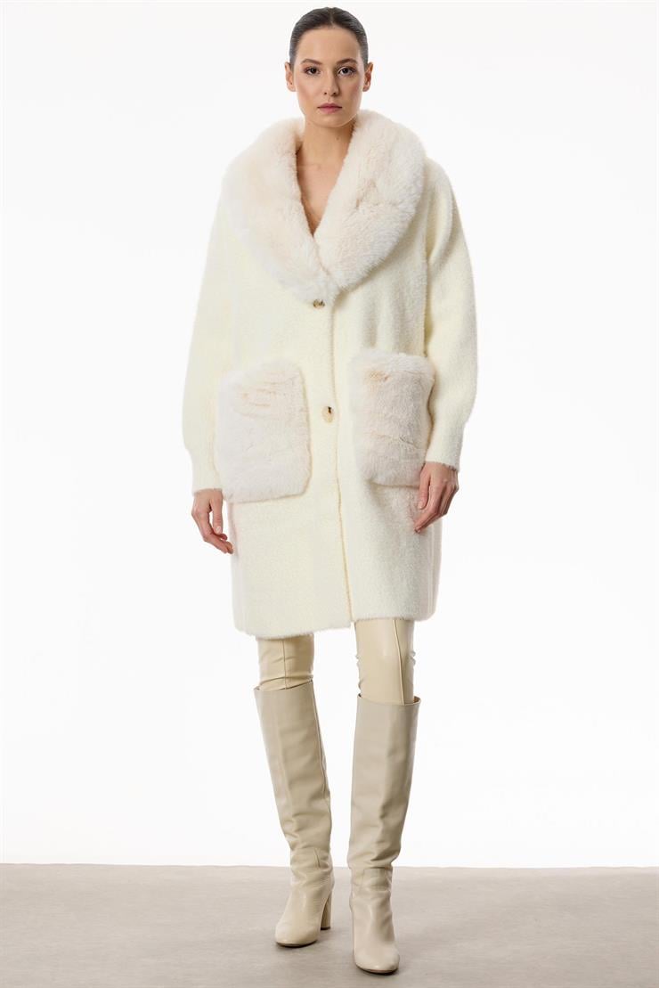 Yakası Ve Cepleri Kürklü Triko Kaban EKRU