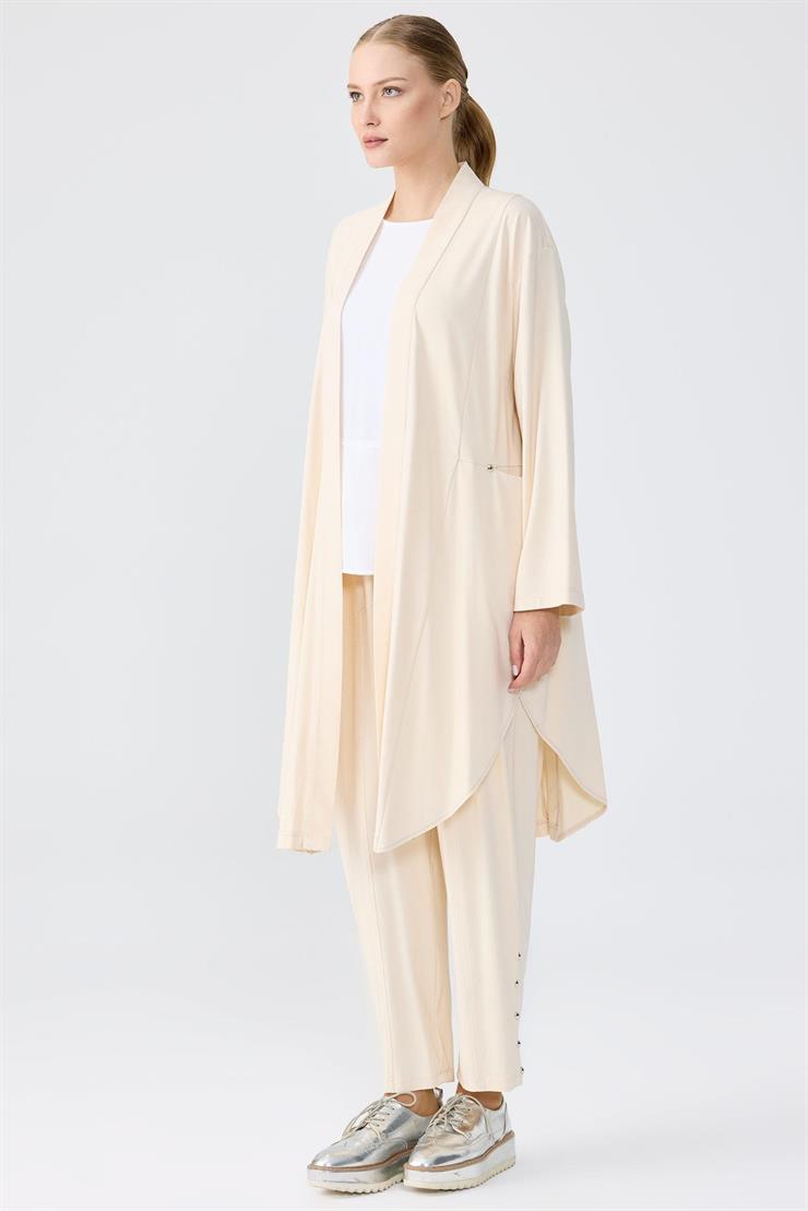 Yanları Kruvaze Yırtmaçlı Düğme Detaylı Takım BEJ