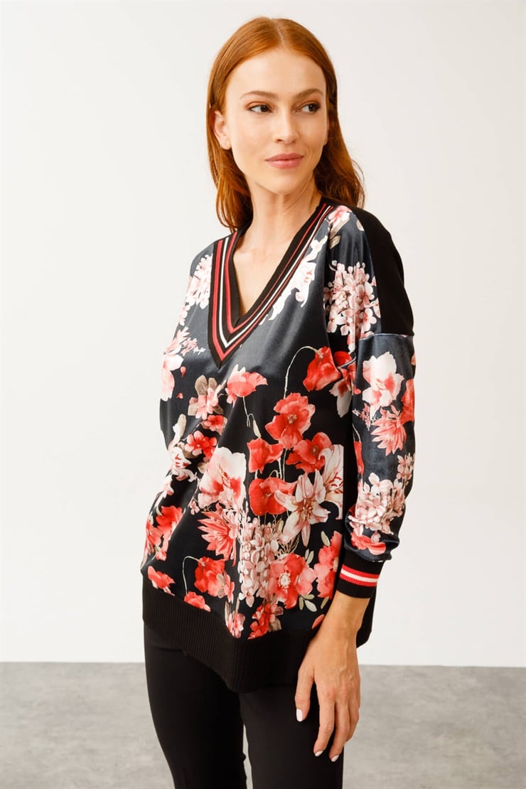 Çiçek Desenli V Yaka Triko Kombinli Bluz-Siyah